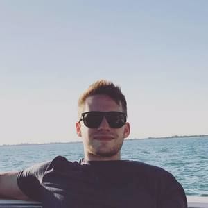 Meet your Posher, Clint